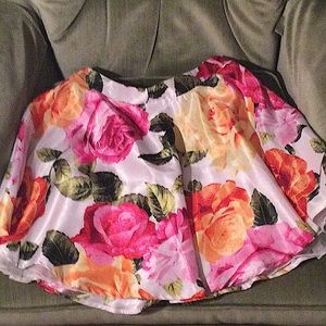 ⭐️ City Studio Multi color Roses Midi Skirt